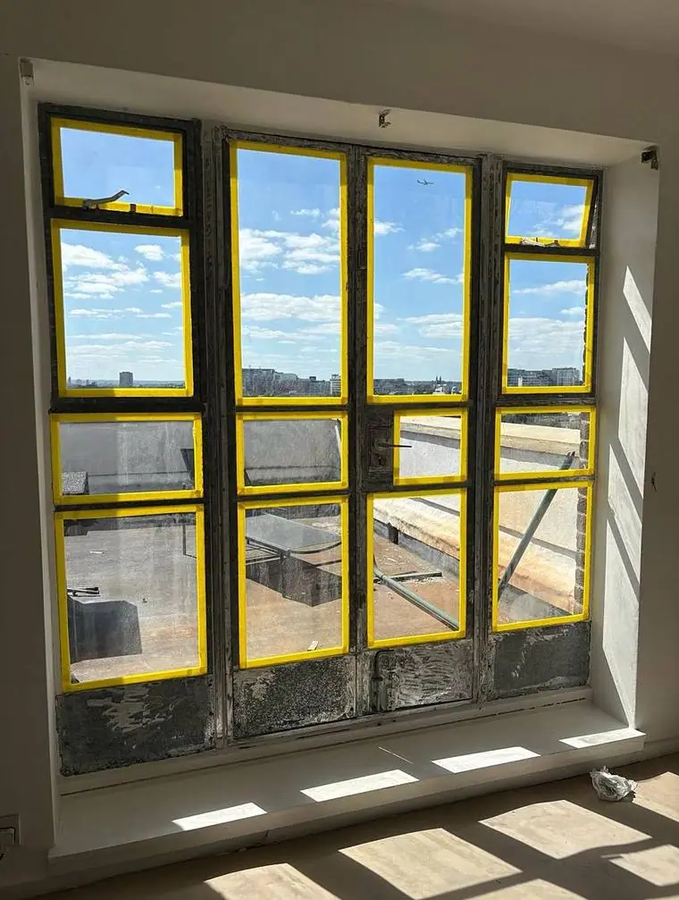 Window redecoration from inside the flat